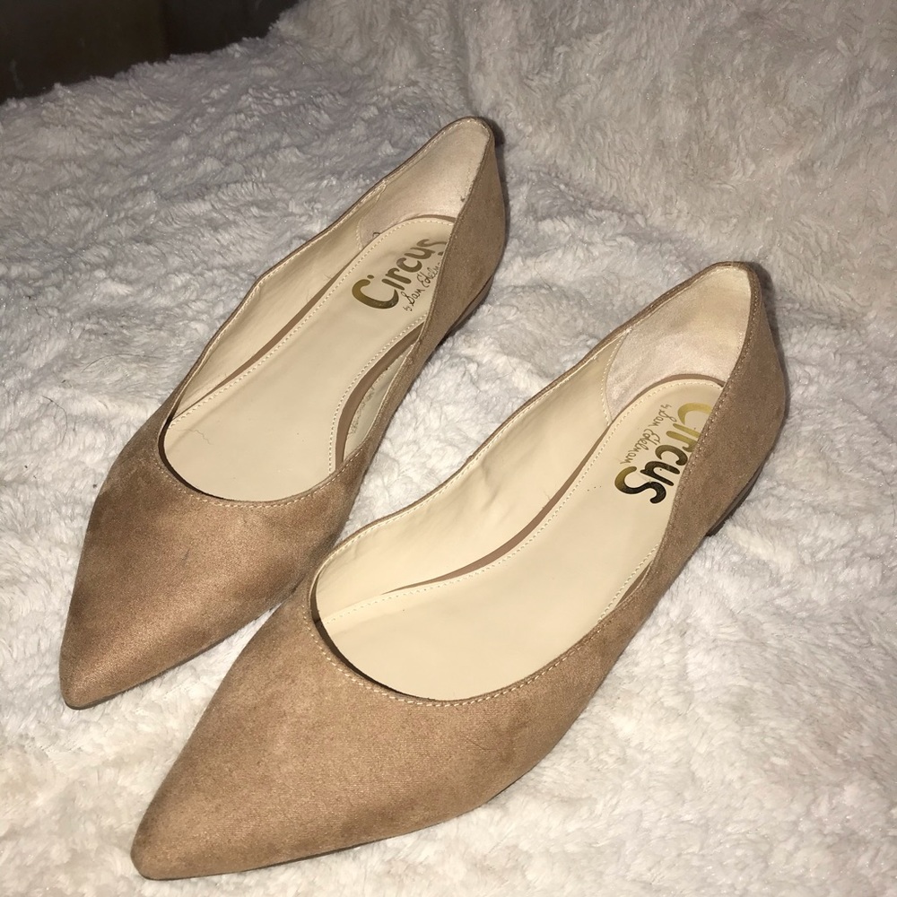 Tan flats